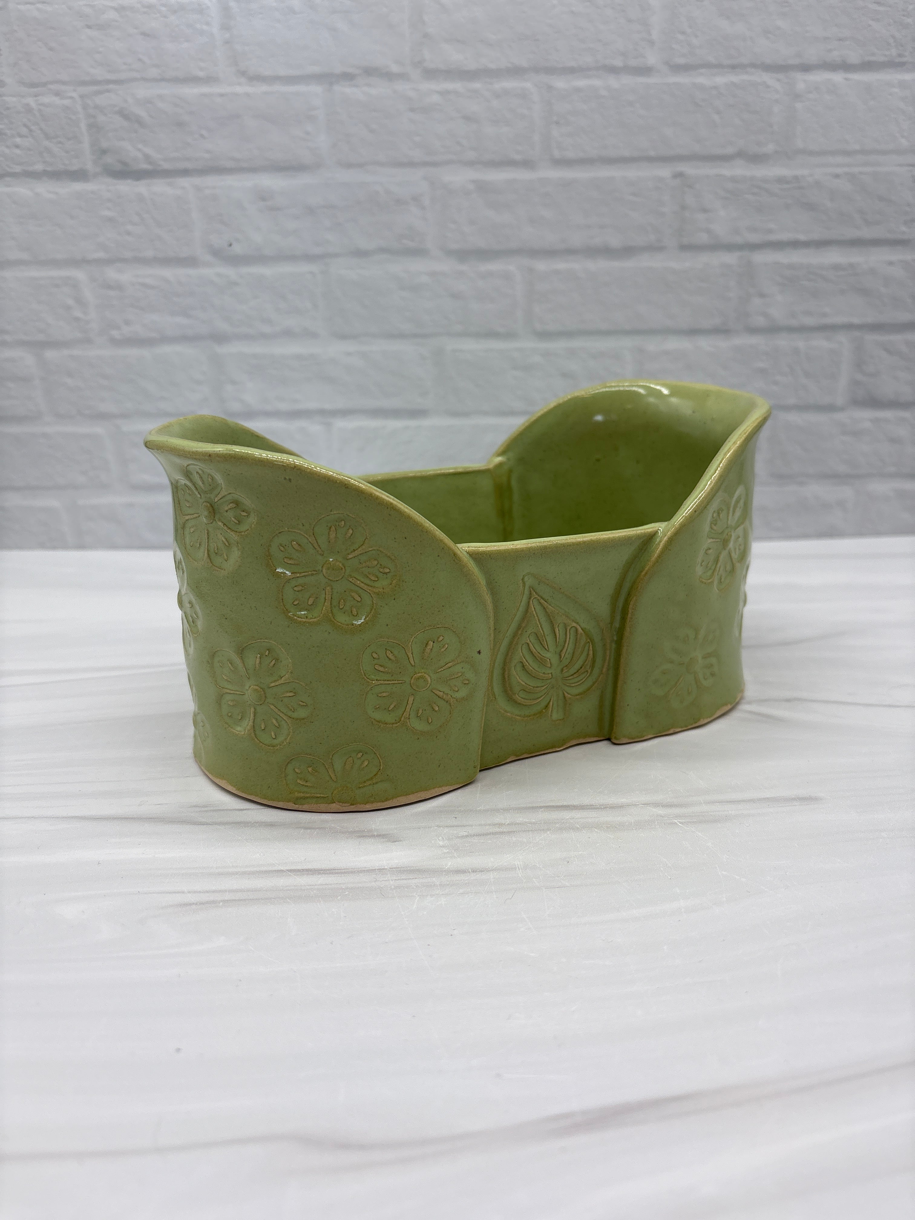 Bathtub planter