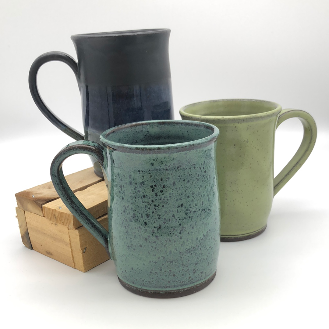 Mugs in Dark Brown Stoneware